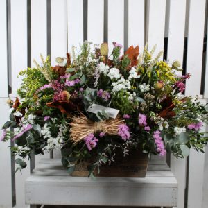 Caja de flores silvestres.