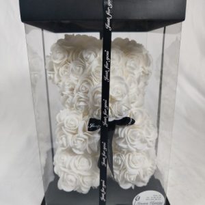 Oso rosas blancas