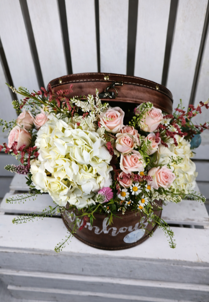 Adelanta la primavera en tu hogar con Ainara Floristas